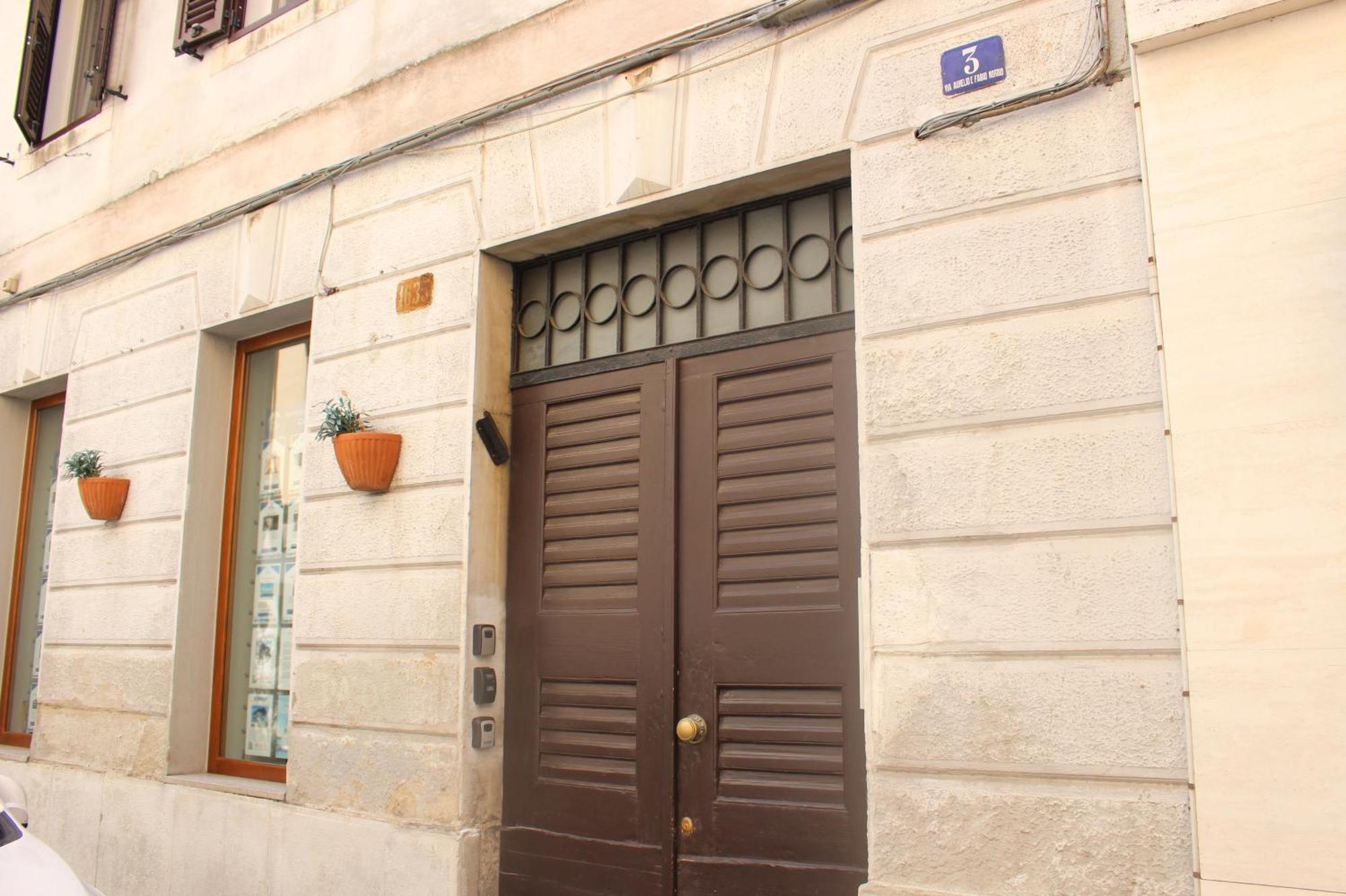 Appartamento Storico In Viale Trieste Bagian luar foto
