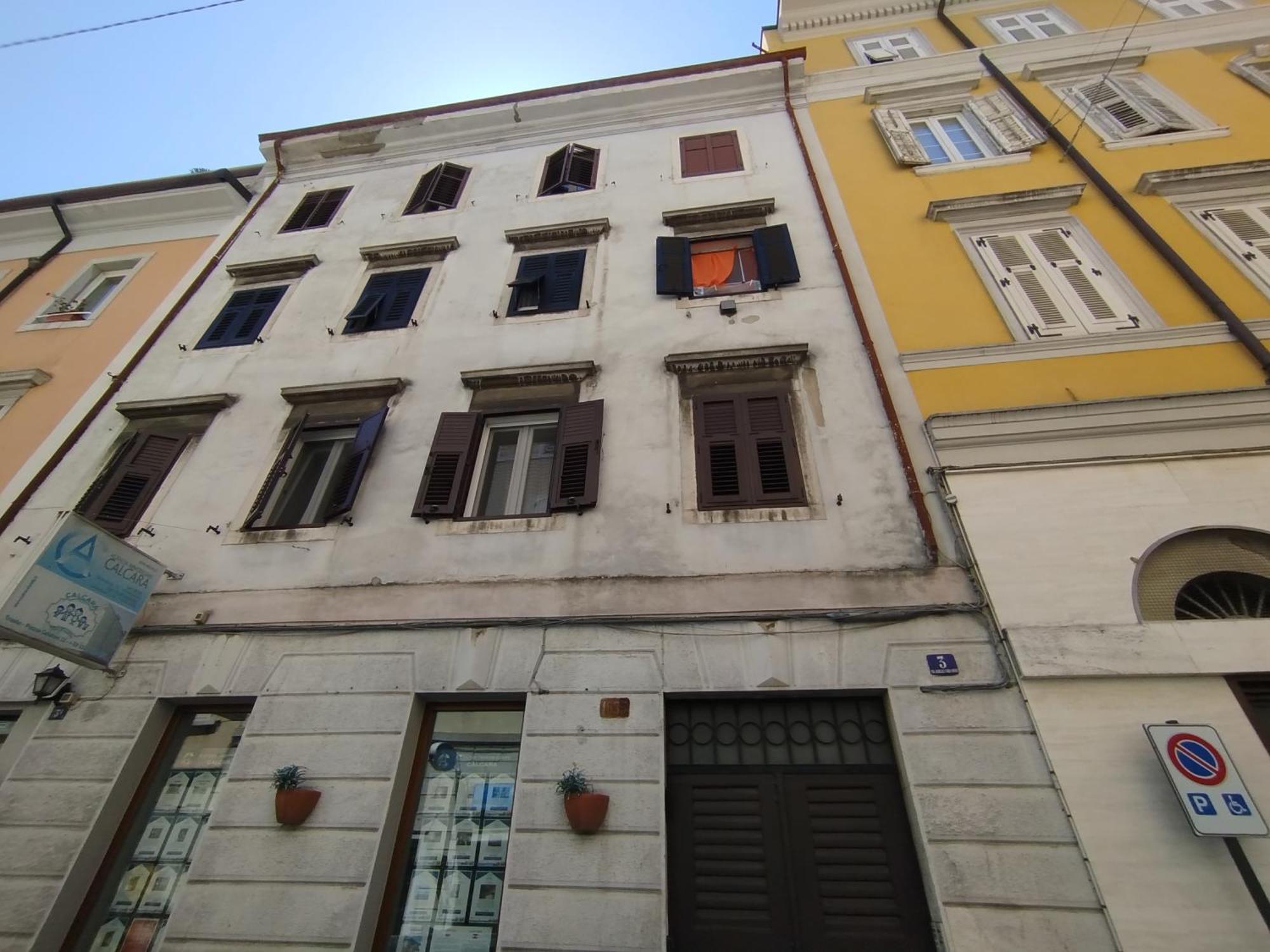 Appartamento Storico In Viale Trieste Bagian luar foto